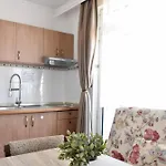 Family Apolonia Hotel 3*