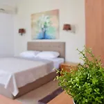 Family Apolonia Hotel