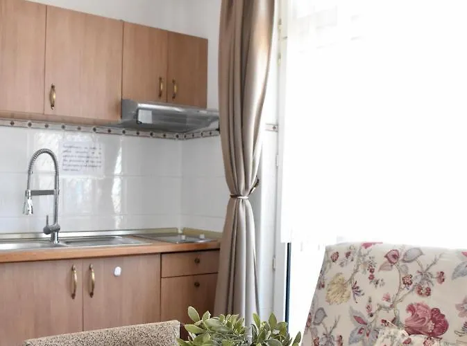 Family Apolonia Otel 3*