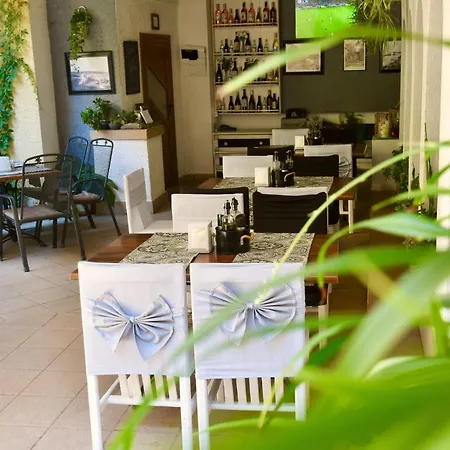 阿波罗尼亚家庭酒店 酒店