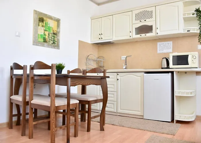 阿波罗尼亚家庭酒店 酒店 3*